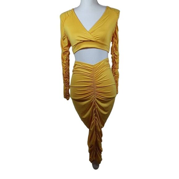 CHERRY MELLOW YELLOW RUCHED SET SZ. L NWOT - Picture 2 of 7